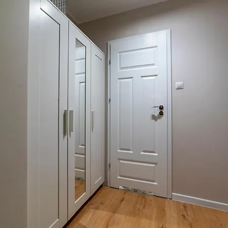 Cosy Polczynska 6 Apartment *